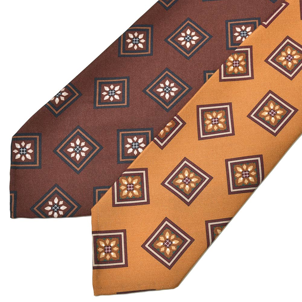 STILE LATINO(スティレ ラティーノ)<br>シルク スクエア小紋 タイ 38245002025