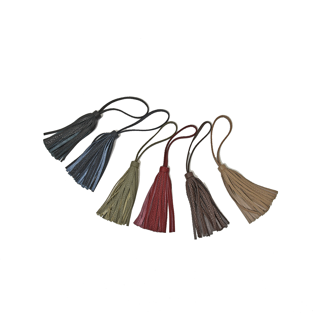 ACATE(アカーテ)<br>カーフ シュリンクレザー タッセル 39045000211